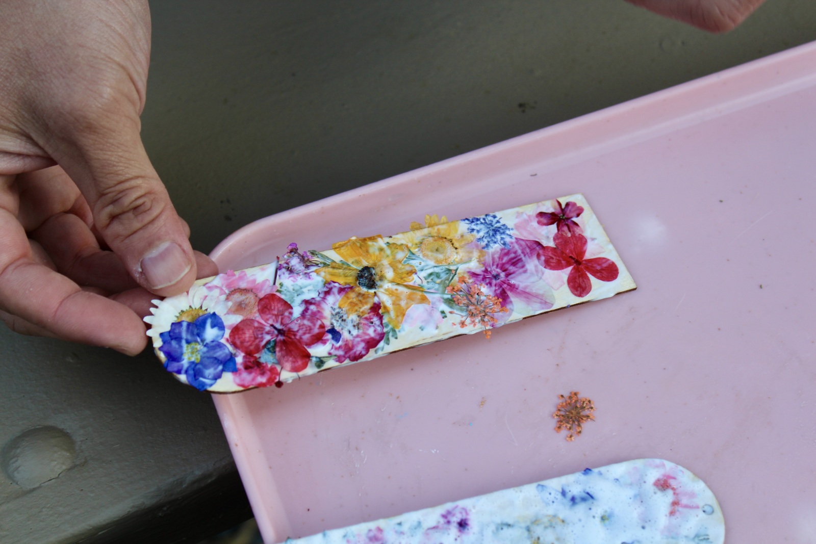 Nature Creativity: Pressed Flower Bookmarks